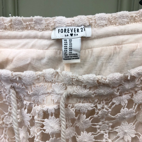 Crochet shorty shorts - Picture 4 of 5